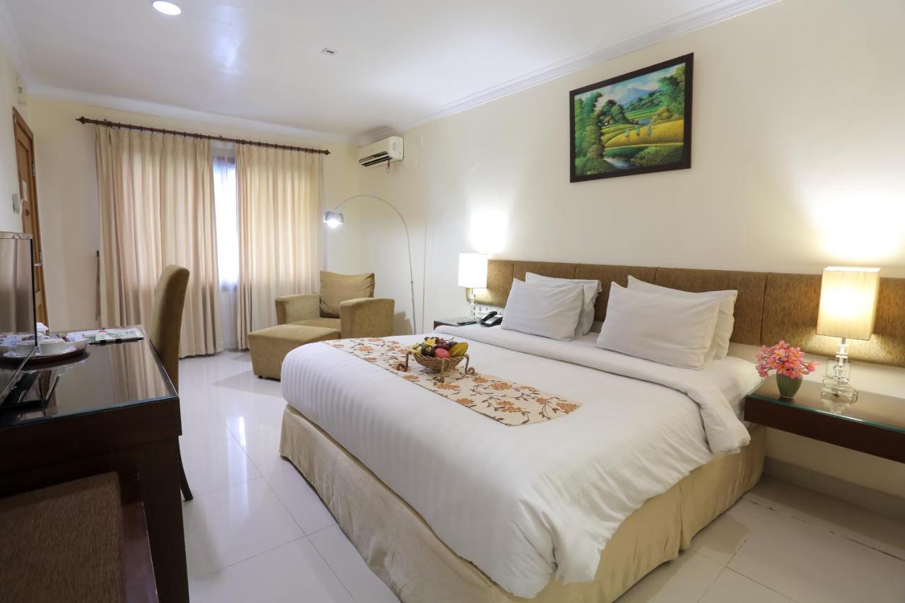 Country Heritage Hotel Surabaya Esterno foto