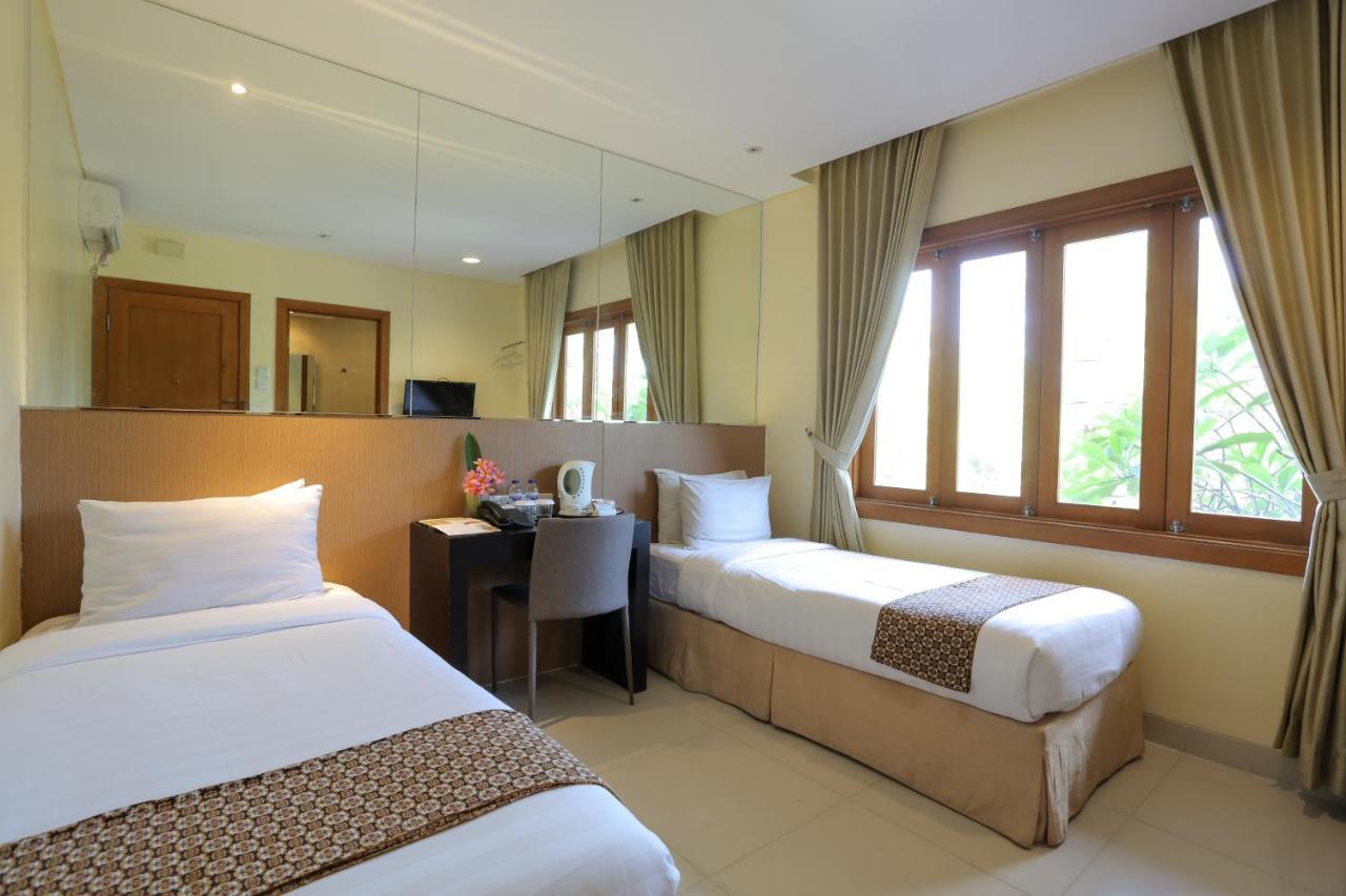 Country Heritage Hotel Surabaya Esterno foto
