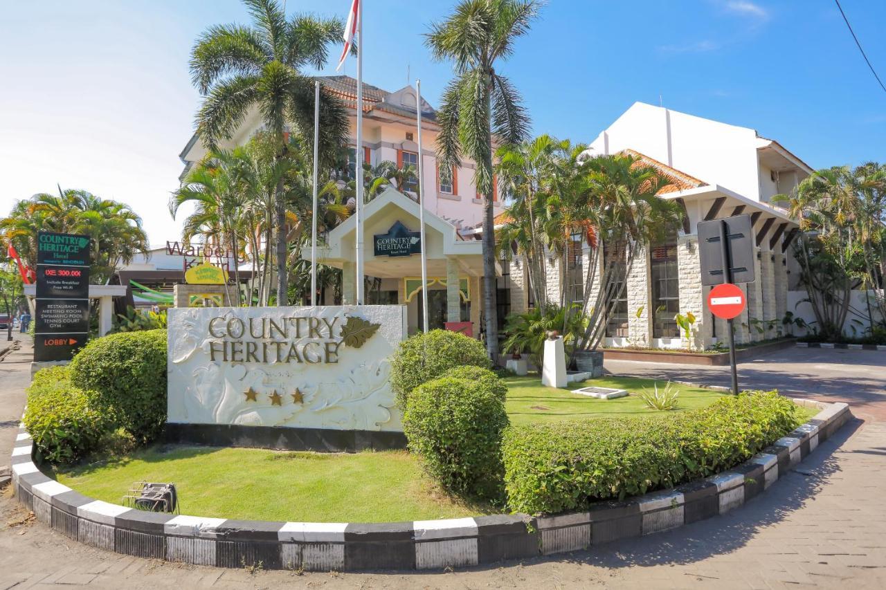 Country Heritage Hotel Surabaya Esterno foto