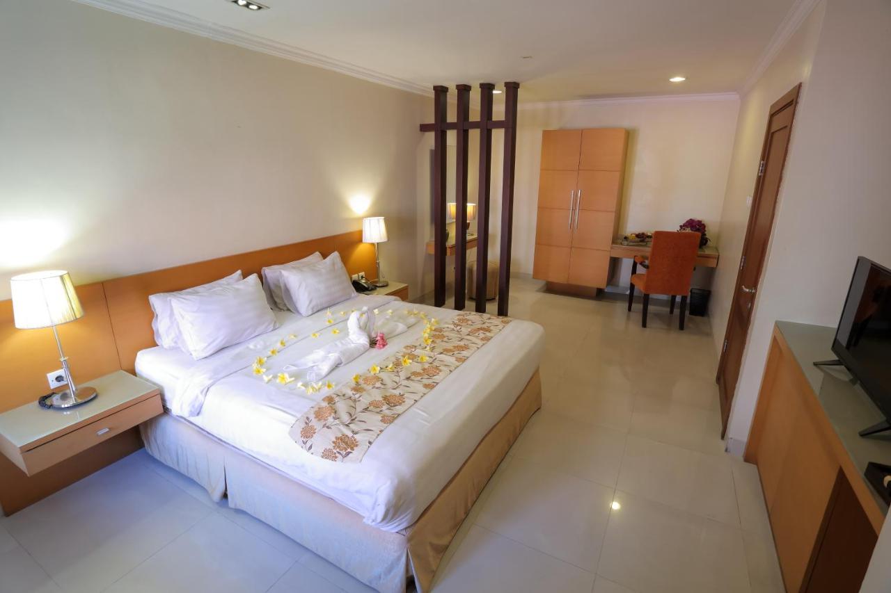 Country Heritage Hotel Surabaya Esterno foto