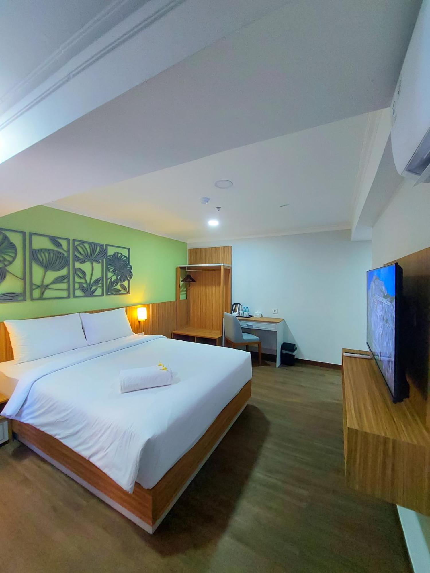 Country Heritage Hotel Surabaya Esterno foto