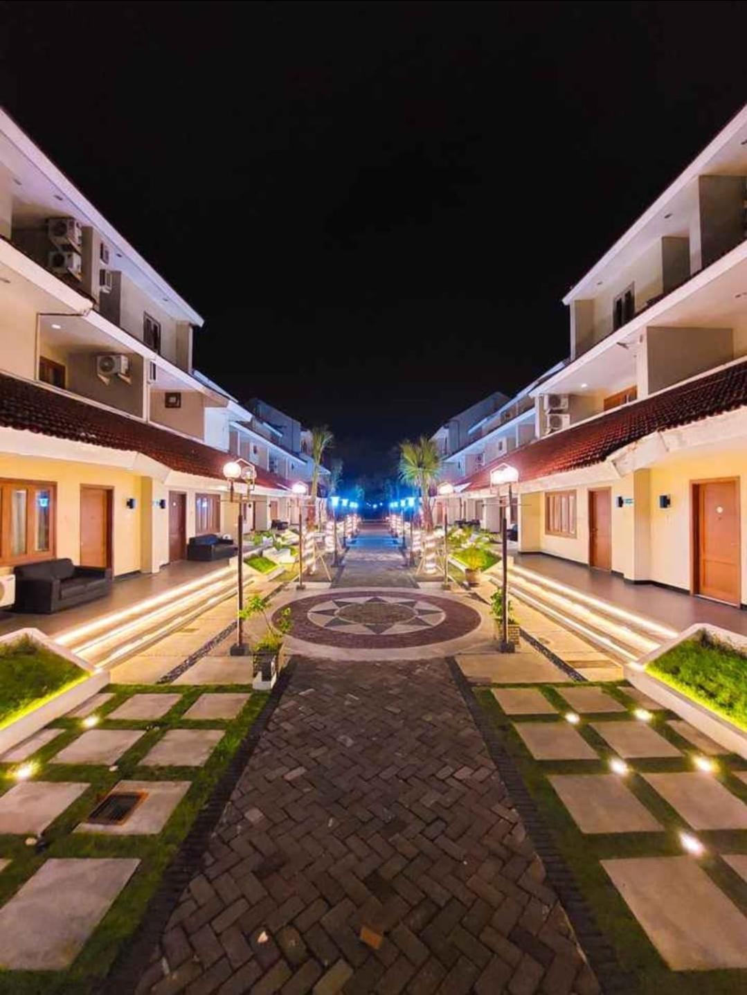 Country Heritage Hotel Surabaya Esterno foto