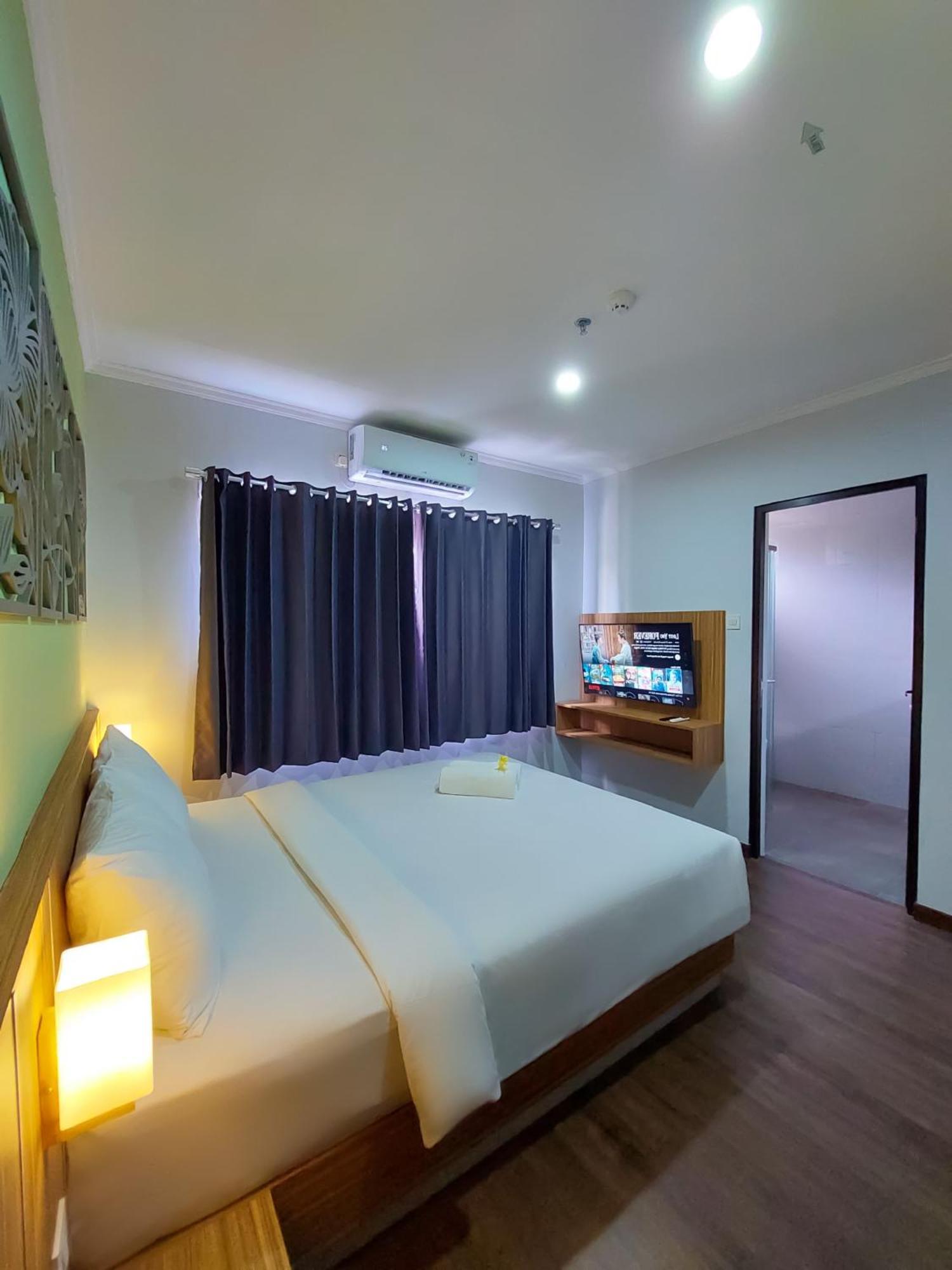 Country Heritage Hotel Surabaya Esterno foto